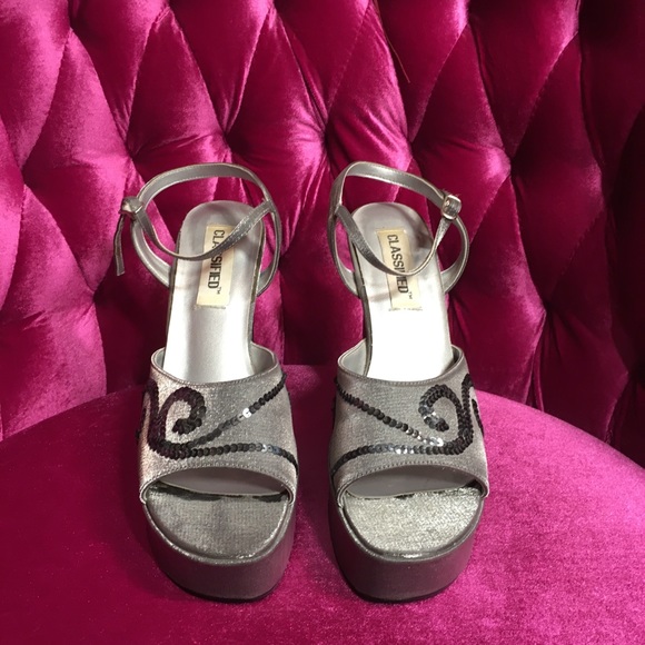 True Vintage 90’s Silver & Sequin Platform Heels - Picture 15 of 16